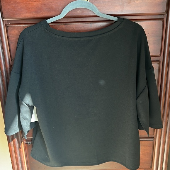 Ellen Tracy Black Short Sleeve Top Large NWT - Picture 2 of 6